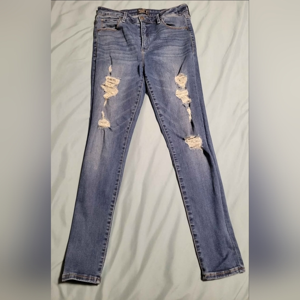 Abercrombie & Fitch Distressed Skinny Jeans in Blue